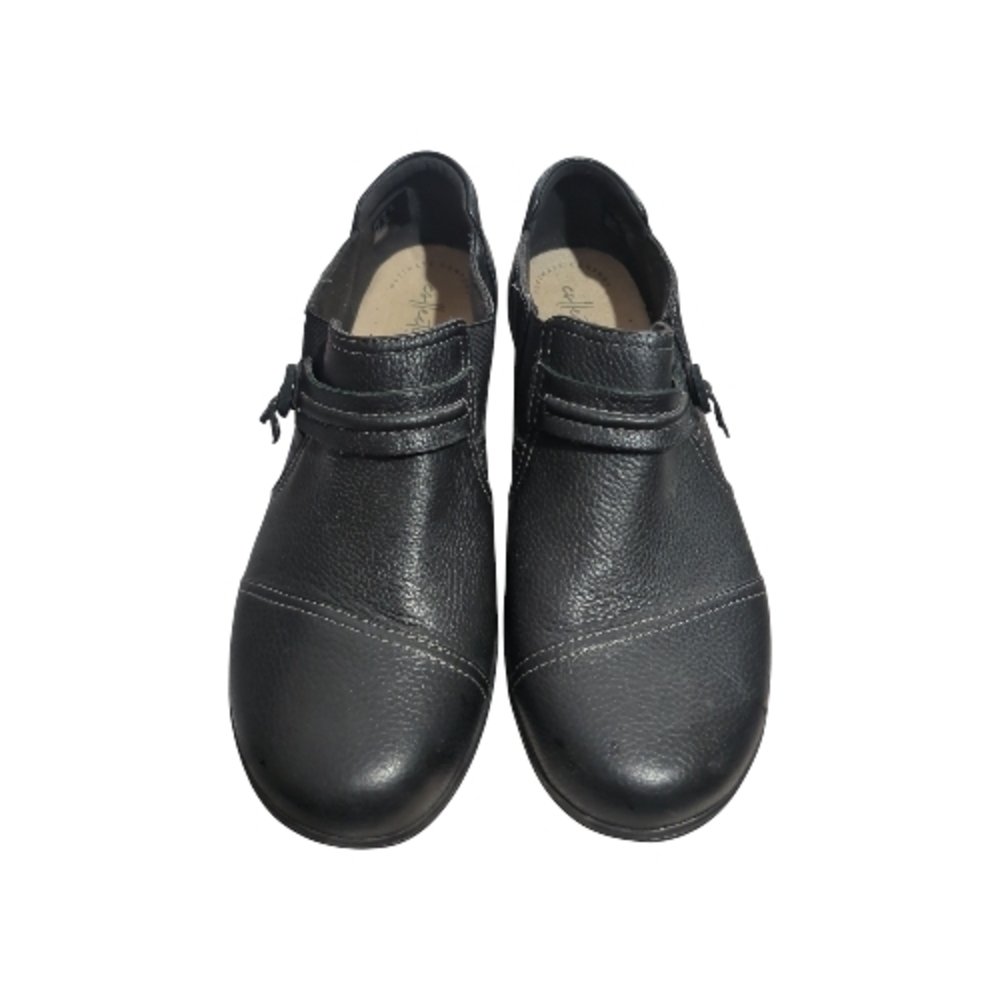 Clarks 9.5 Black Leather Slip On Loafers Minimalist Preppy Comfort Work Neutral